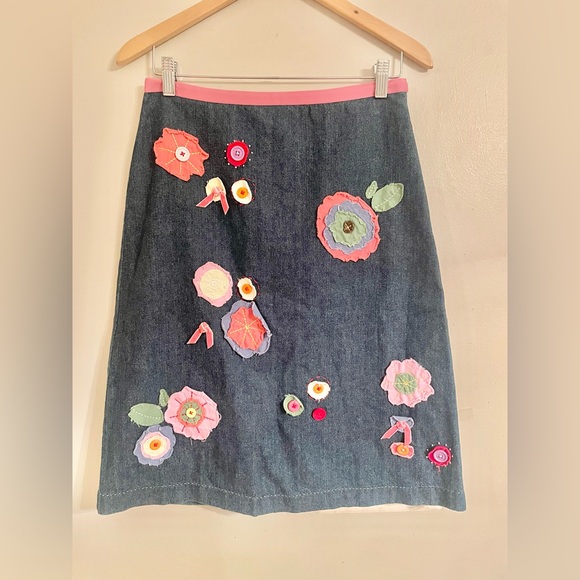 BODEN Denim Floral Appliqué Midi Skirt Artsy Patched Size 10R- EUC - Picture 2 of 13